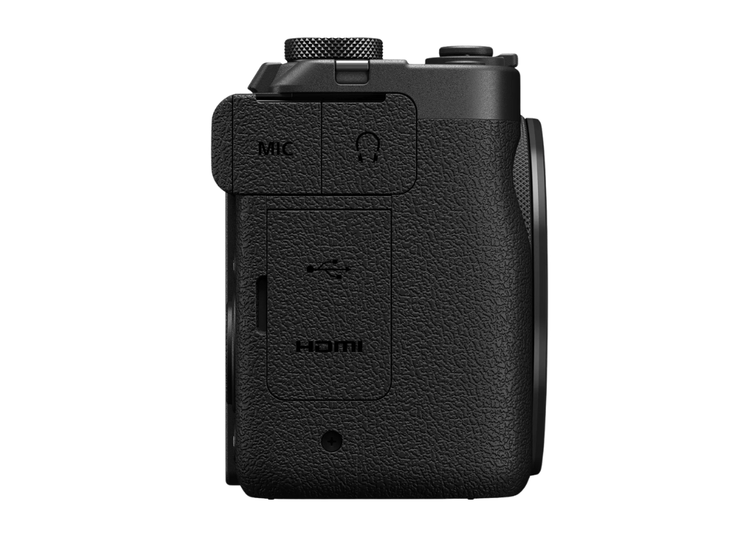 Canon PowerShot V1 Vlogger Kit – 4K Camera with Tripod & SD Card in Qatar