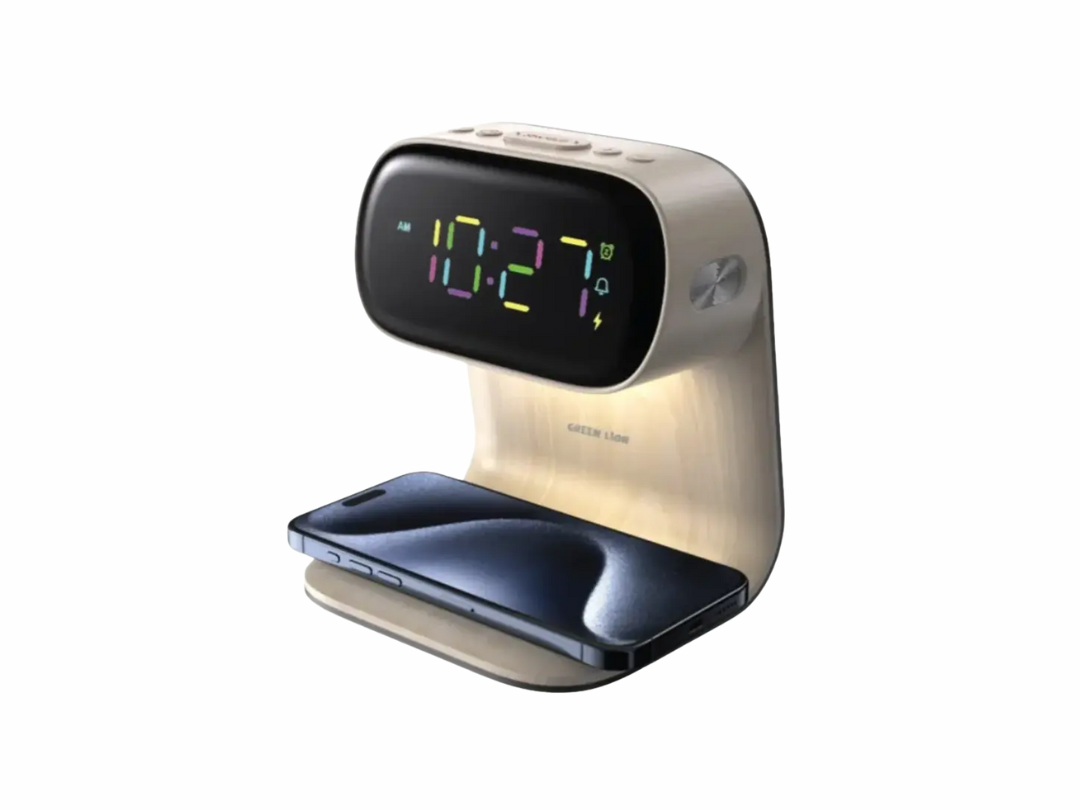 Green Lion Bedside Clock with Wireless Charger - Wood - (GNBED15WCHWD) Green Lion Bedside Clock with Wireless Charger - Wood - (GNBED15WCHWD)