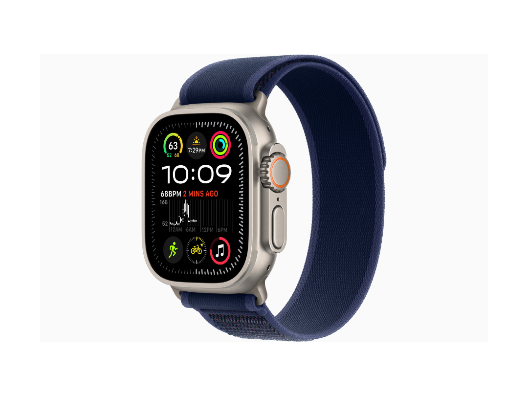 ساعة Apple Watch Ultra 2 GPS + Cellular مقاس 49 مم هيكل من التيتانيوم الطبيعي مع حلقة زرقاء