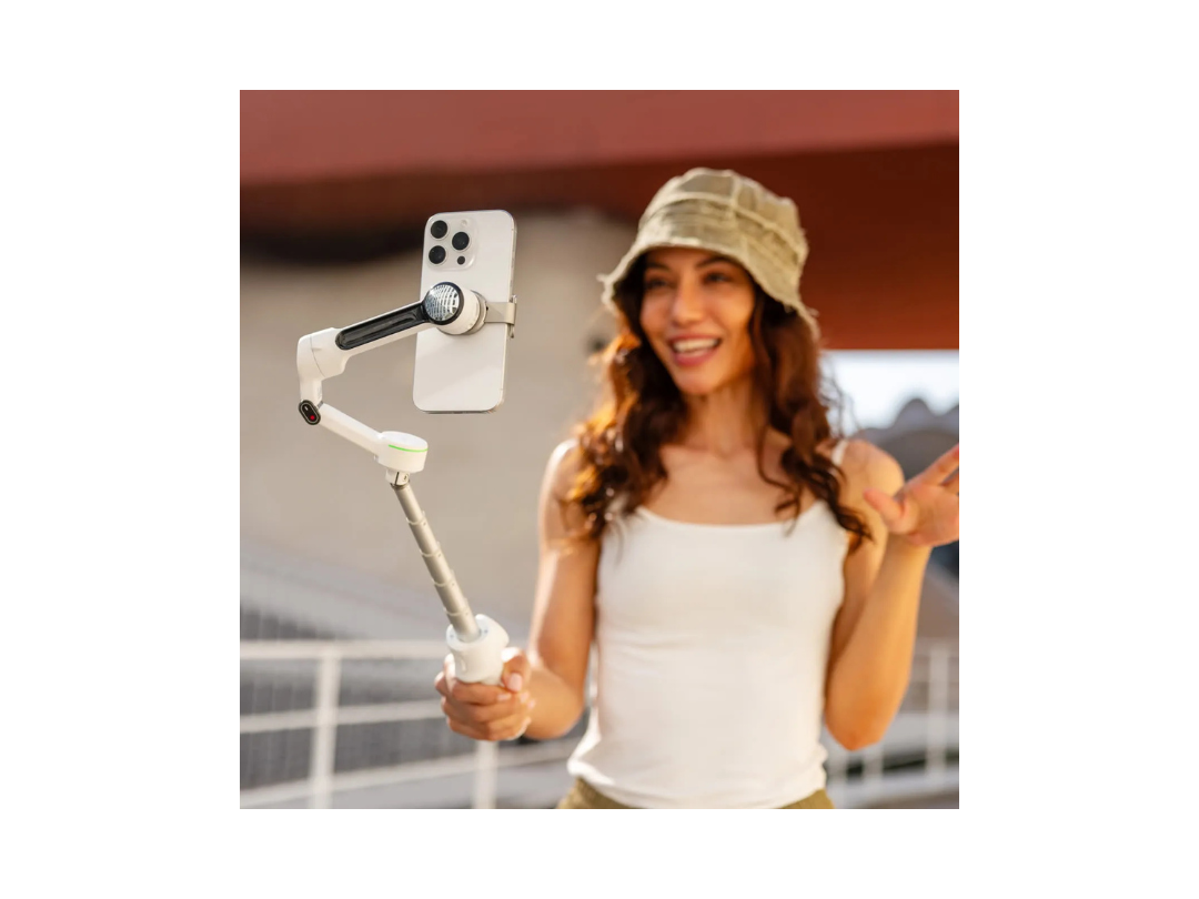 Buy Insta360 Flow 2 Pro Gimbal – AI Stabilizer, 10hr Battery – in Qatar