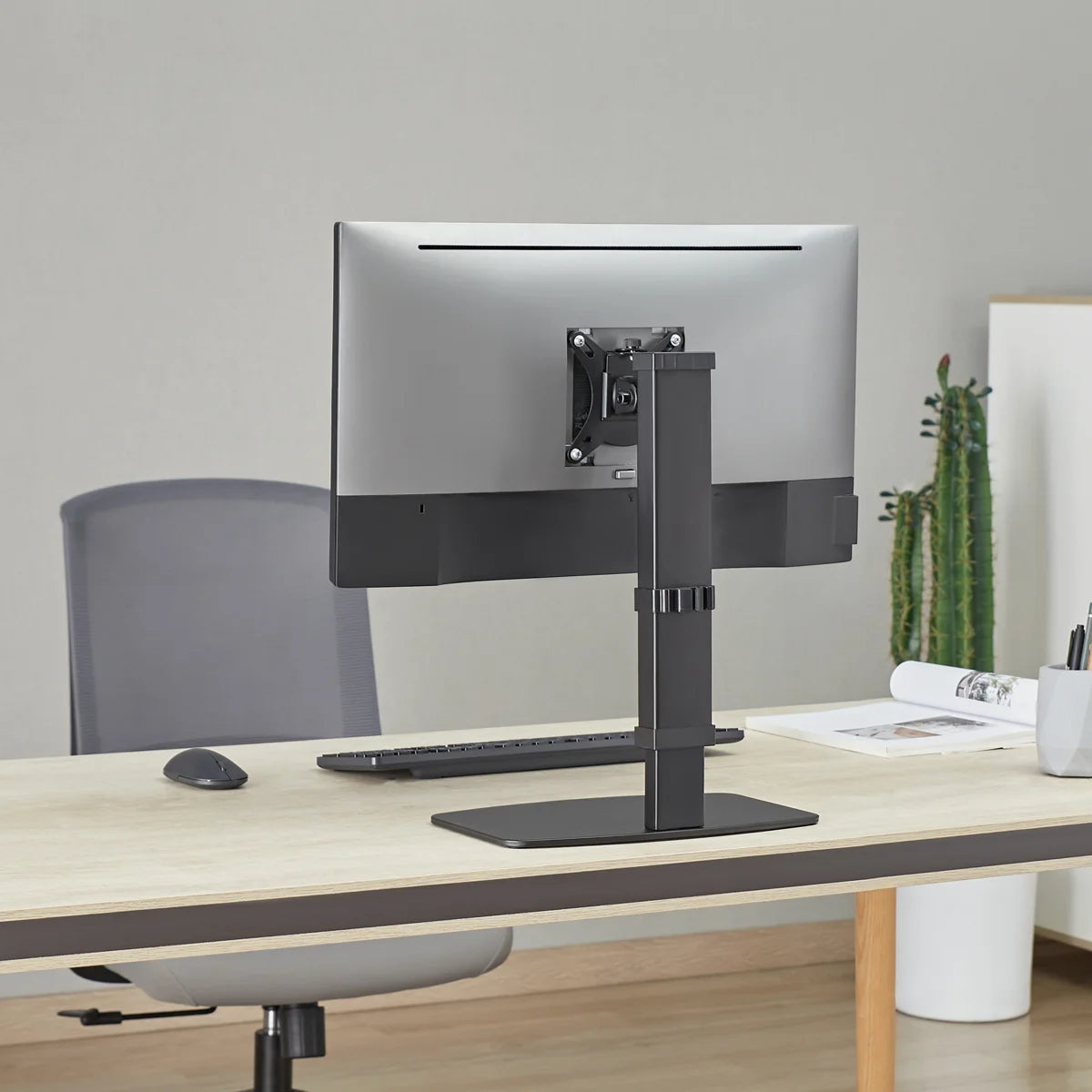 SkillTech - SH 67 T01 - Free-Standing Vertical Lift Steel Monitor Mount Stand